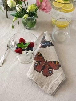 Oldenhof Flying Butterflies Servet 45 X 45 Cm Linnen 6 Stuks 9 Oldenhof Flying Butterflies Servet 45 X 45 Cm Linnen 6 Stuks -Keuken Verkoop linoroom napkins butterflies vertical lr 6